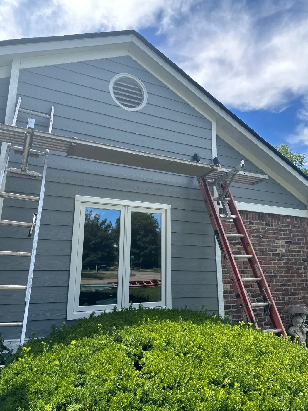 Vinyl siding replacement completed in Providence Green